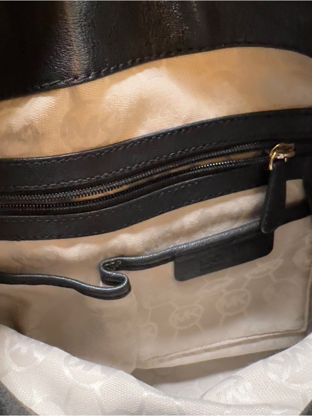 Michael Kors Hamilton Black Leather Goldtone Hardware Large Luggage Shoulder Bag - Picture 8 of 12